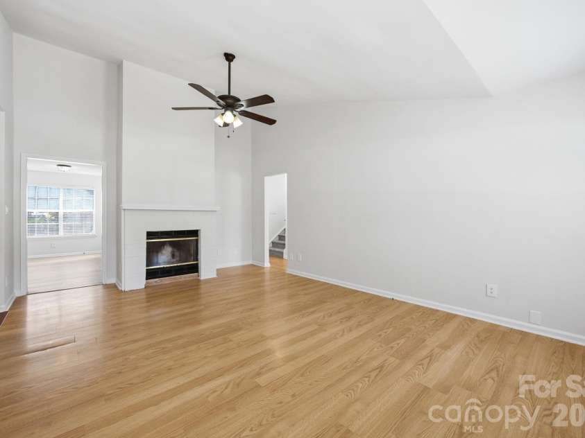 8313 Houndstooth Drive, Charlotte, NC 28227.  MLS# CAR4401386, YatesRealty ID 37018. Living