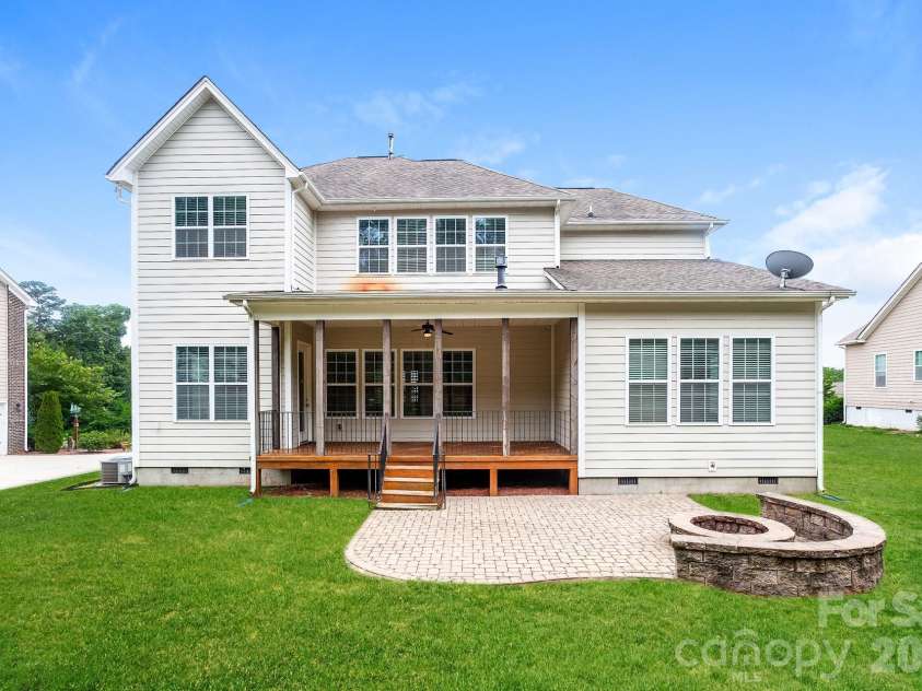205 Centurion Lane, Mount Holly, NC 28120.  MLS# CAR4404151, YatesRealty ID 37019. 
