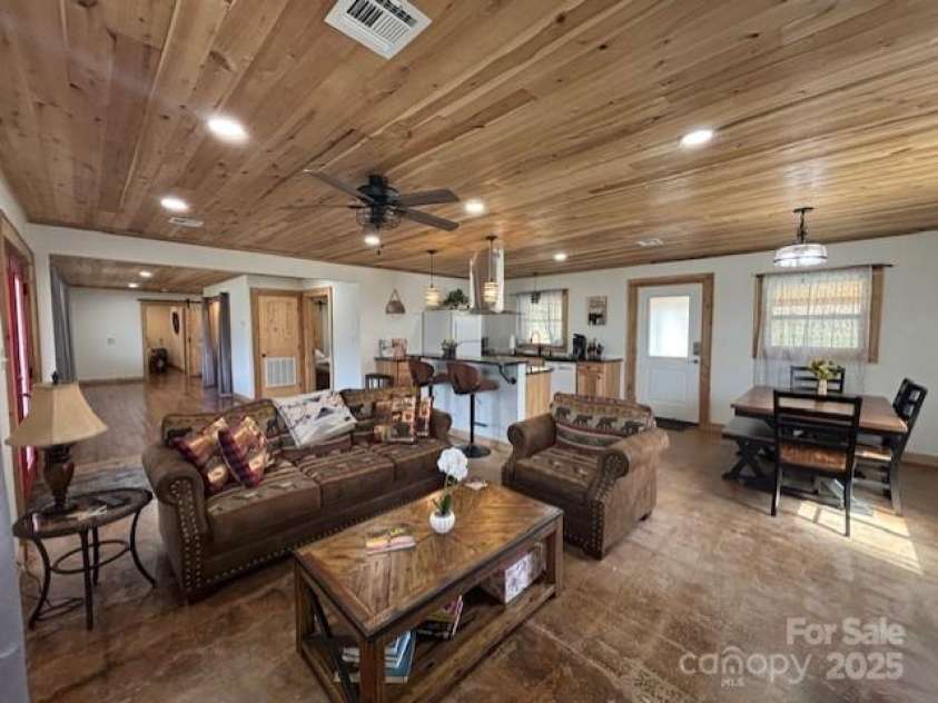 43 Flaming Arrow Drive, Whittier, NC 28789.  MLS# CAR4237386, YatesRealty ID 3702. 