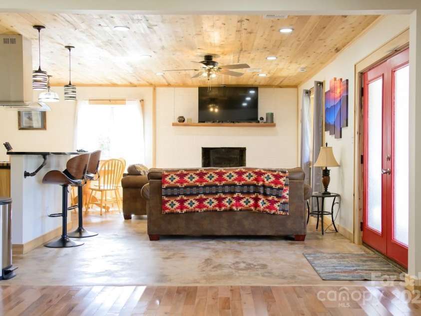 43 Flaming Arrow Drive, Whittier, NC 28789.  MLS# CAR4237386, YatesRealty ID 3702. 