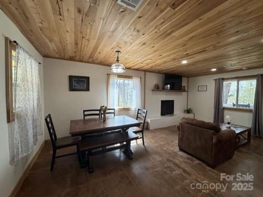 43 Flaming Arrow Drive, Whittier, NC 28789.  MLS# CAR4237386, YatesRealty ID 3702. 