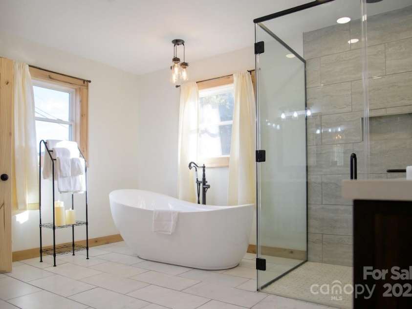 43 Flaming Arrow Drive, Whittier, NC 28789.  MLS# CAR4237386, YatesRealty ID 3702. 