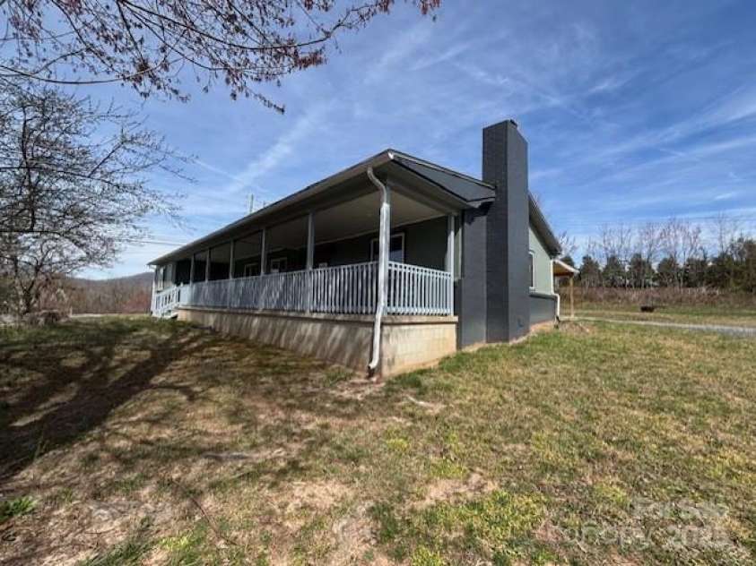 43 Flaming Arrow Drive, Whittier, NC 28789.  MLS# CAR4237386, YatesRealty ID 3702. 