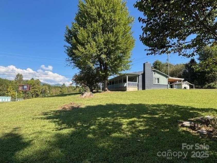 43 Flaming Arrow Drive, Whittier, NC 28789.  MLS# CAR4237386, YatesRealty ID 3702. 