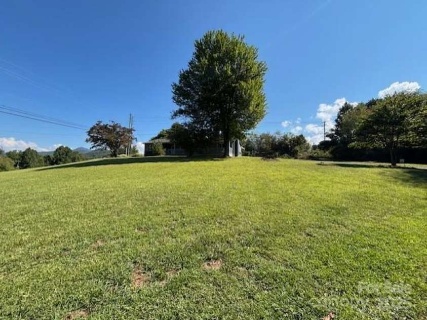 43 Flaming Arrow Drive, Whittier, NC 28789.  MLS# CAR4237386, YatesRealty ID 3702. 