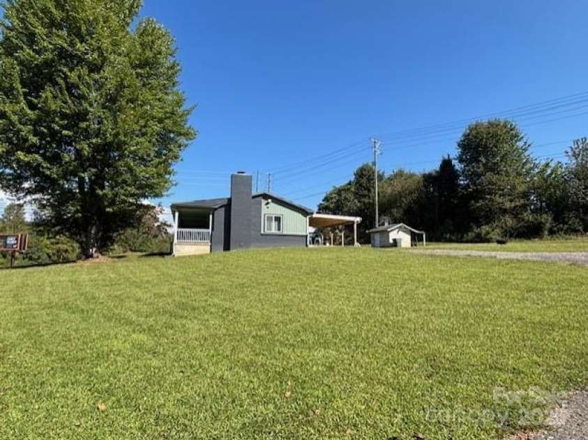 43 Flaming Arrow Drive, Whittier, NC 28789.  MLS# CAR4237386, YatesRealty ID 3702. 