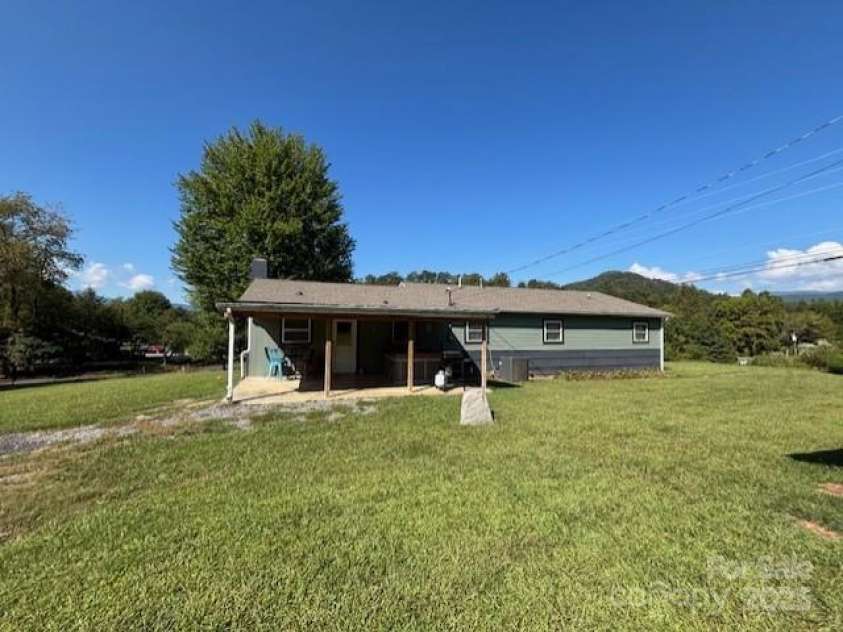43 Flaming Arrow Drive, Whittier, NC 28789.  MLS# CAR4237386, YatesRealty ID 3702. 