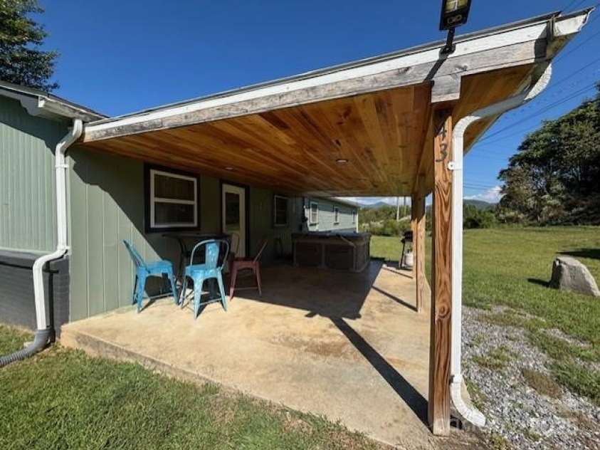 43 Flaming Arrow Drive, Whittier, NC 28789.  MLS# CAR4237386, YatesRealty ID 3702. 