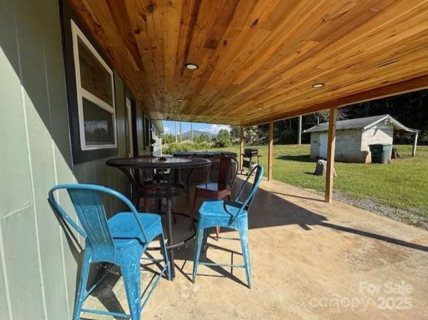 43 Flaming Arrow Drive, Whittier, NC 28789.  MLS# CAR4237386, YatesRealty ID 3702. 