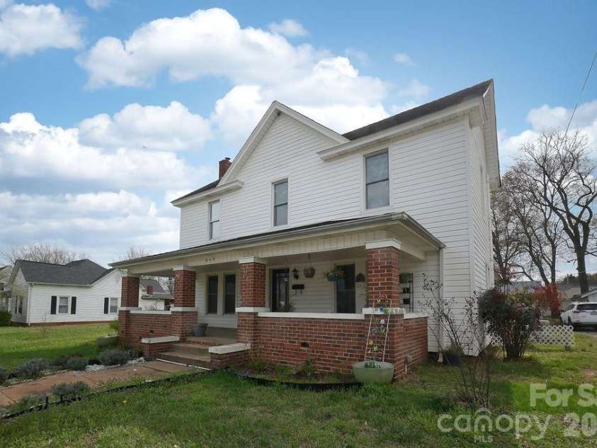 606 Main Street, China Grove, NC 28023.  MLS# CAR4355852, YatesRealty ID 3702. 