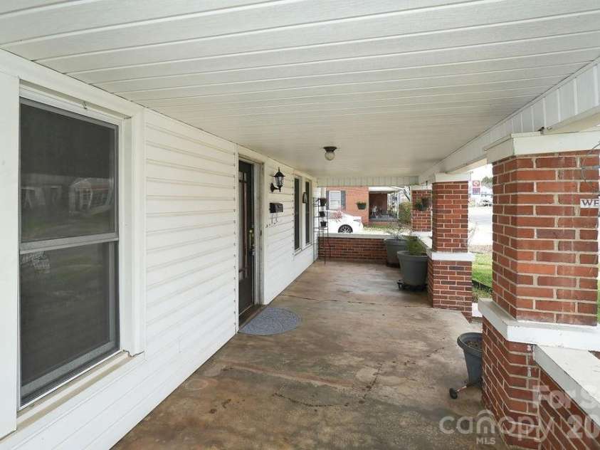 606 Main Street, China Grove, NC 28023.  MLS# CAR4355852, YatesRealty ID 3702. 