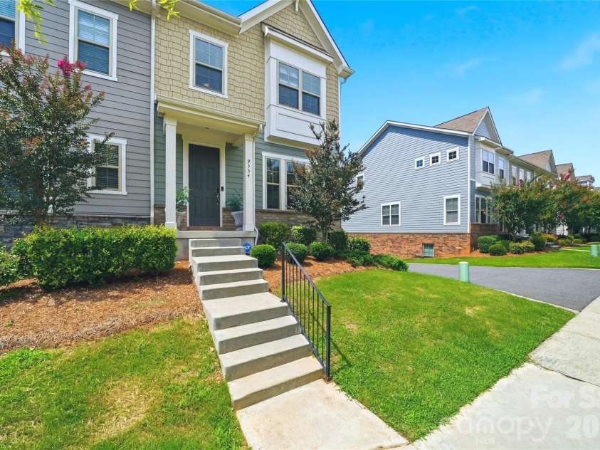 9524 Ainslie Downs Street, Charlotte, NC 28273.  MLS# CAR4396903, YatesRealty ID 37020. 