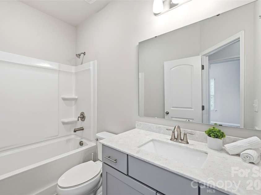 9524 Ainslie Downs Street, Charlotte, NC 28273.  MLS# CAR4396903, YatesRealty ID 37020. 