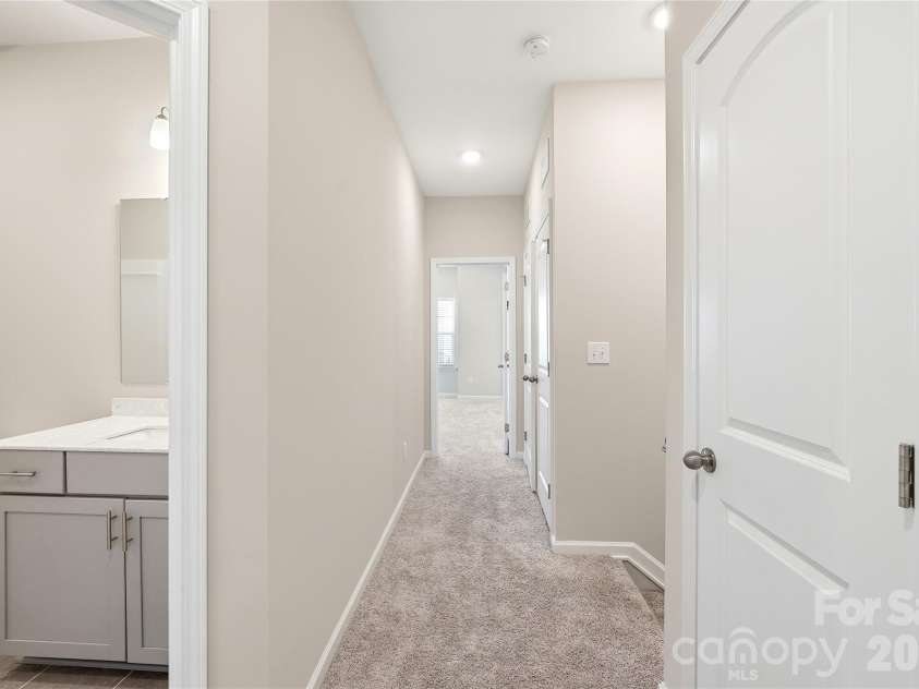 9524 Ainslie Downs Street, Charlotte, NC 28273.  MLS# CAR4396903, YatesRealty ID 37020. 
