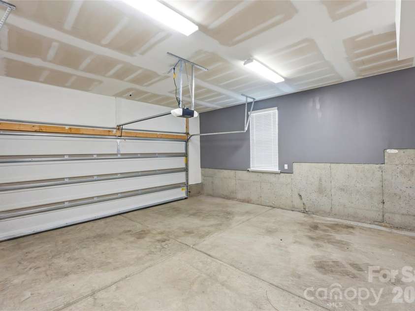 9524 Ainslie Downs Street, Charlotte, NC 28273.  MLS# CAR4396903, YatesRealty ID 37020. 