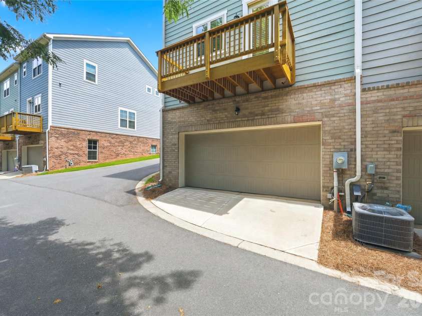 9524 Ainslie Downs Street, Charlotte, NC 28273.  MLS# CAR4396903, YatesRealty ID 37020. 