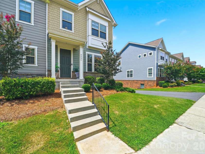 9524 Ainslie Downs Street, Charlotte, NC 28273.  MLS# CAR4396903, YatesRealty ID 37020. 