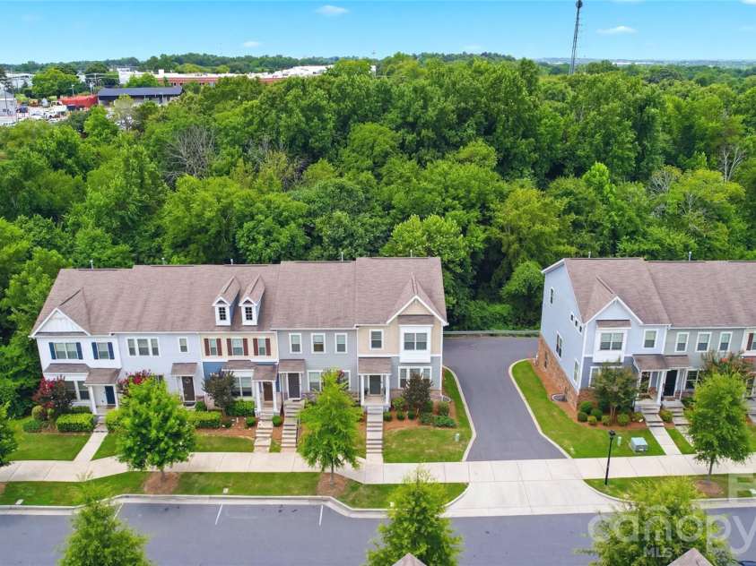 9524 Ainslie Downs Street, Charlotte, NC 28273.  MLS# CAR4396903, YatesRealty ID 37020. 