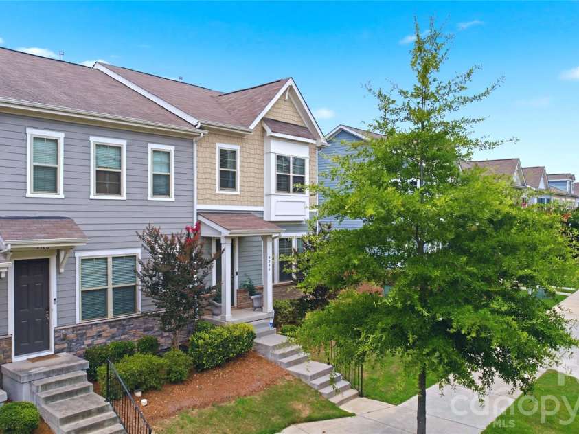 9524 Ainslie Downs Street, Charlotte, NC 28273.  MLS# CAR4396903, YatesRealty ID 37020. 