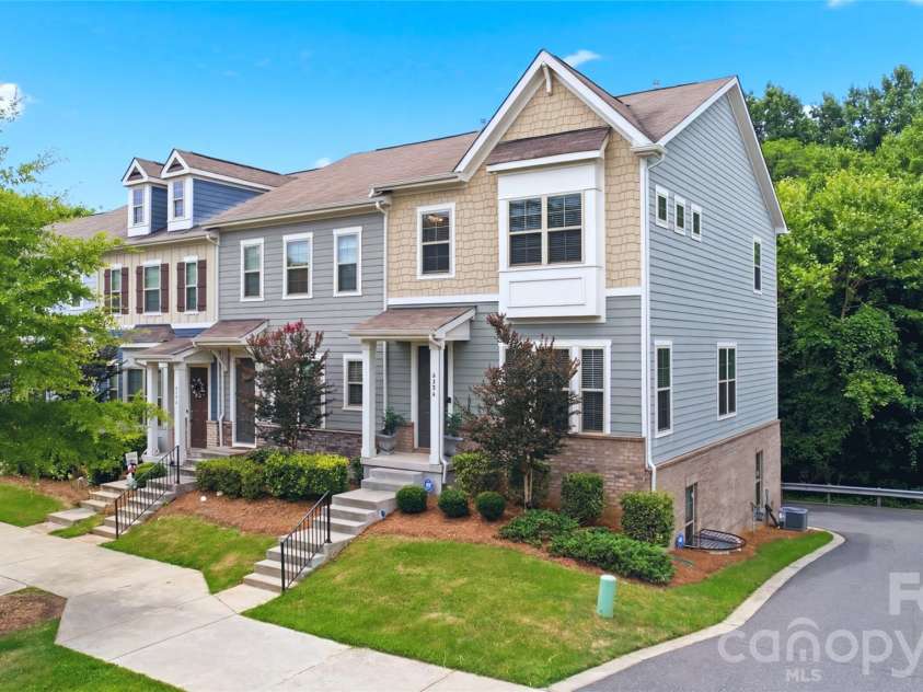 9524 Ainslie Downs Street, Charlotte, NC 28273.  MLS# CAR4396903, YatesRealty ID 37020. 