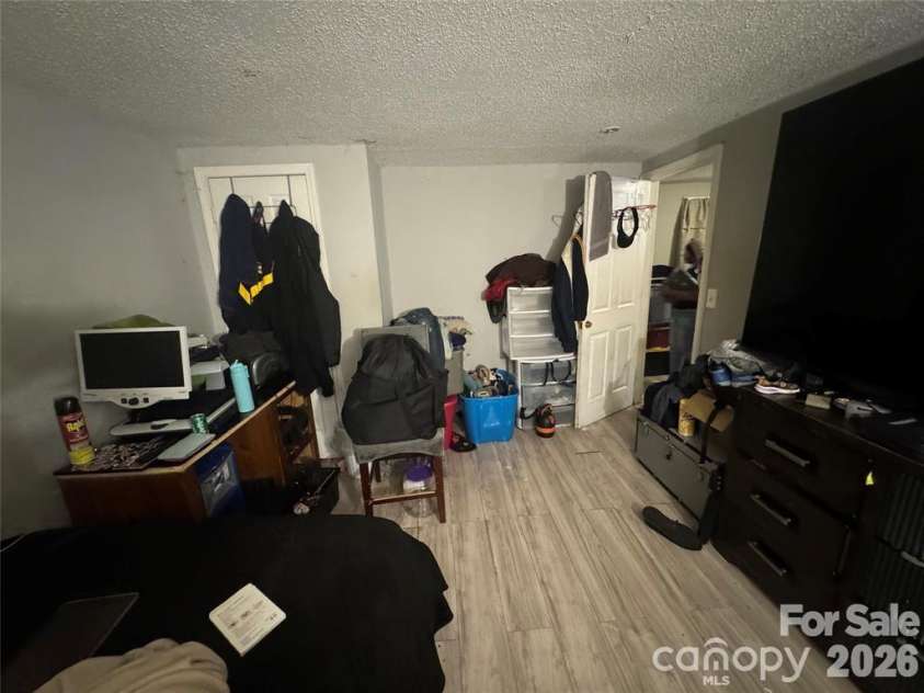 1028 Karendale Avenue, Charlotte, NC 28208.  MLS# CAR4397545, YatesRealty ID 37021. 