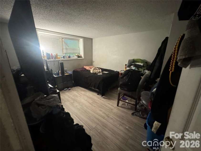 1028 Karendale Avenue, Charlotte, NC 28208.  MLS# CAR4397545, YatesRealty ID 37021. 
