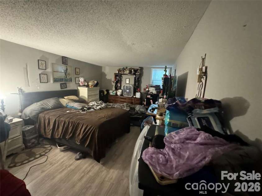 1028 Karendale Avenue, Charlotte, NC 28208.  MLS# CAR4397545, YatesRealty ID 37021. 