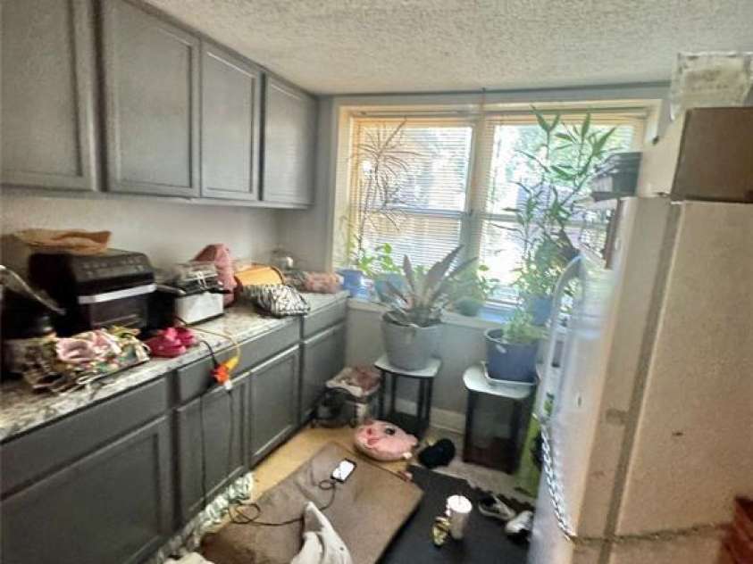 1028 Karendale Avenue, Charlotte, NC 28208.  MLS# CAR4397545, YatesRealty ID 37021. 