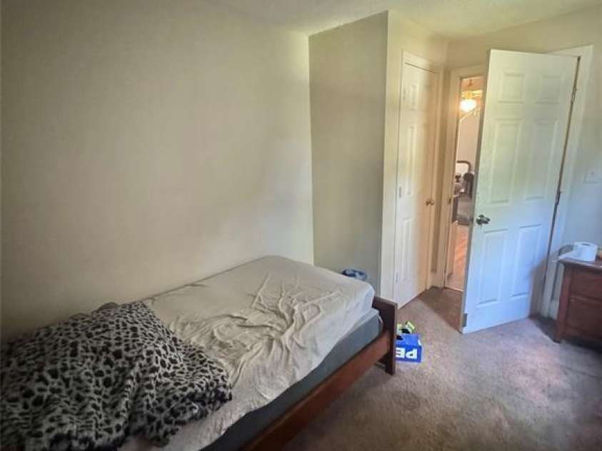 1028 Karendale Avenue, Charlotte, NC 28208.  MLS# CAR4397545, YatesRealty ID 37021. 