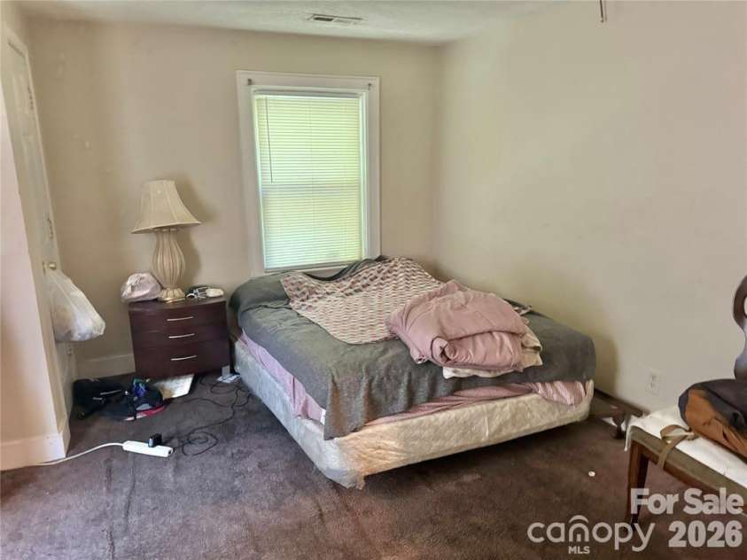 1028 Karendale Avenue, Charlotte, NC 28208.  MLS# CAR4397545, YatesRealty ID 37021. 