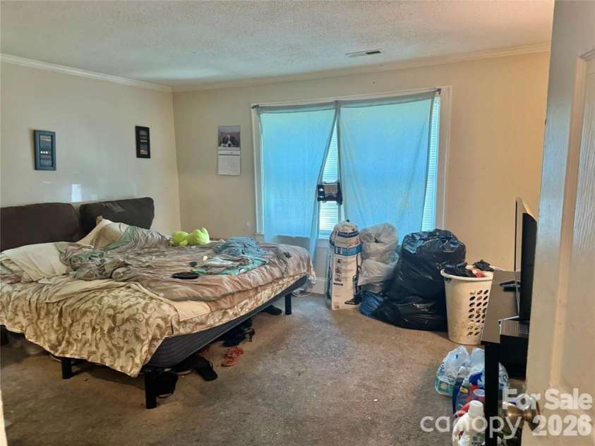 1028 Karendale Avenue, Charlotte, NC 28208.  MLS# CAR4397545, YatesRealty ID 37021. 