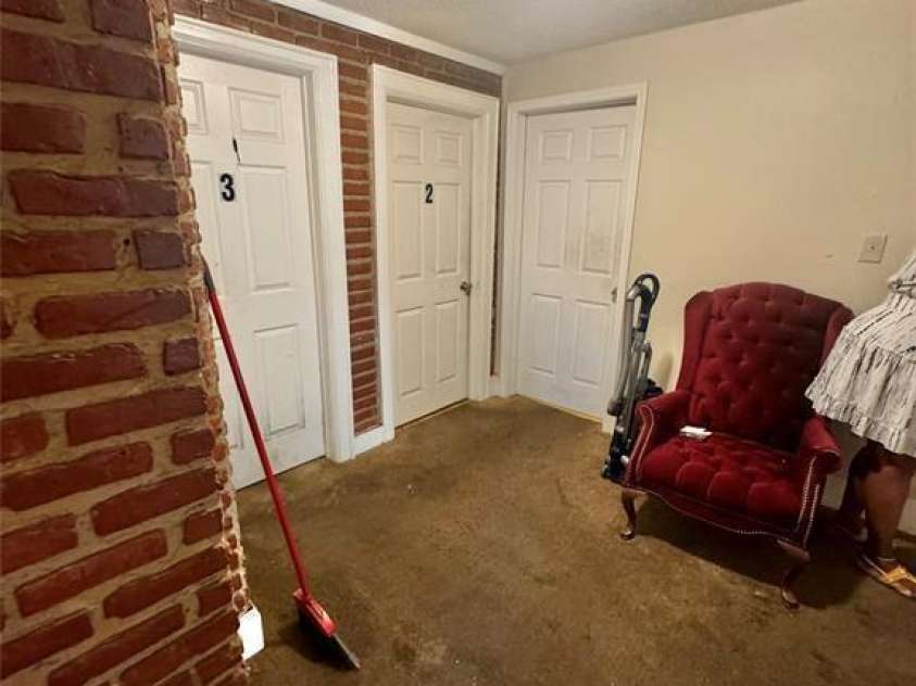 1028 Karendale Avenue, Charlotte, NC 28208.  MLS# CAR4397545, YatesRealty ID 37021. 