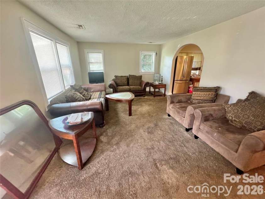 1028 Karendale Avenue, Charlotte, NC 28208.  MLS# CAR4397545, YatesRealty ID 37021. 