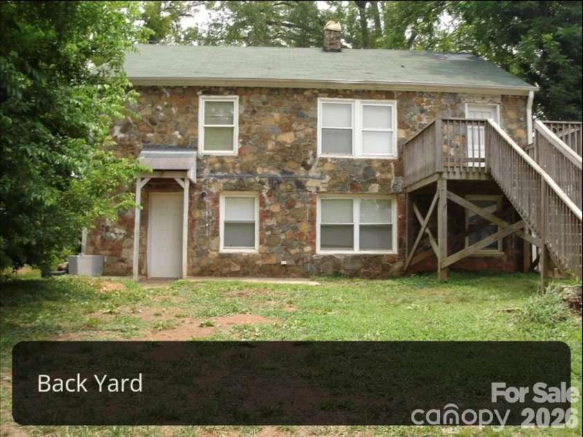 1028 Karendale Avenue, Charlotte, NC 28208.  MLS# CAR4397545, YatesRealty ID 37021. 