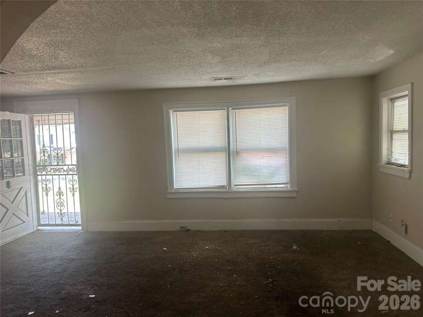 1028 Karendale Avenue, Charlotte, NC 28208.  MLS# CAR4417609, YatesRealty ID 37021. 