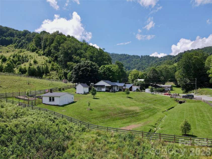 419 Fletcher Branch Road, Vilas, NC 28692.  MLS# CAR4403779, YatesRealty ID 37022. 