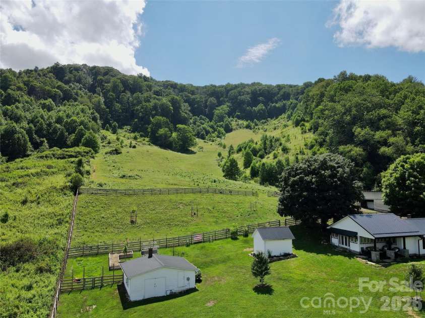 419 Fletcher Branch Road, Vilas, NC 28692.  MLS# CAR4403779, YatesRealty ID 37022. 
