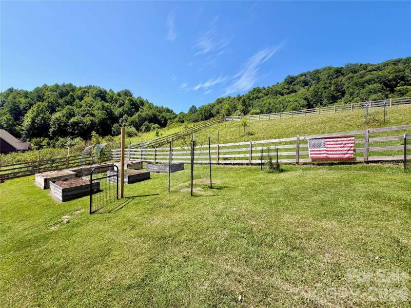 419 Fletcher Branch Road, Vilas, NC 28692.  MLS# CAR4403779, YatesRealty ID 37022. 