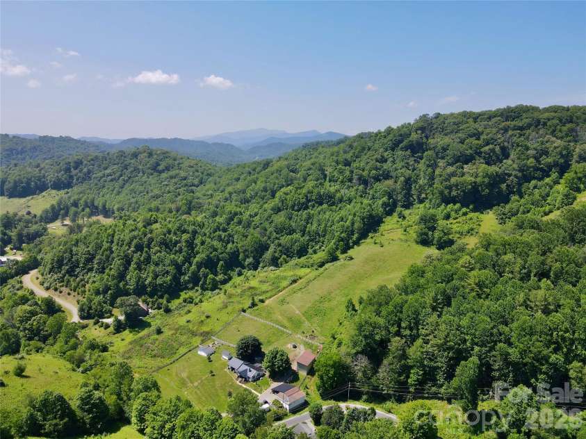419 Fletcher Branch Road, Vilas, NC 28692.  MLS# CAR4403779, YatesRealty ID 37022. 