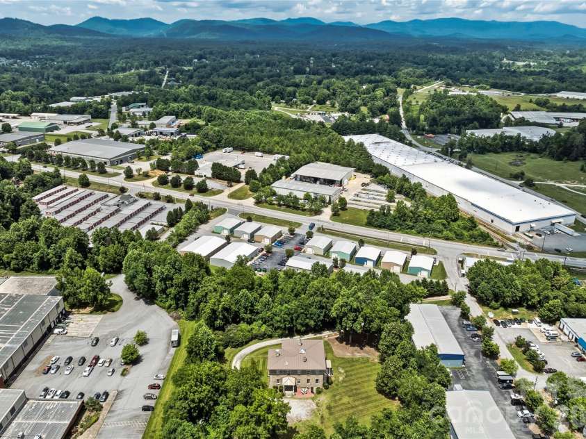 31 Meadows Blake House Lane, Fletcher, NC 28732.  MLS# CAR4402422, YatesRealty ID 37023. 