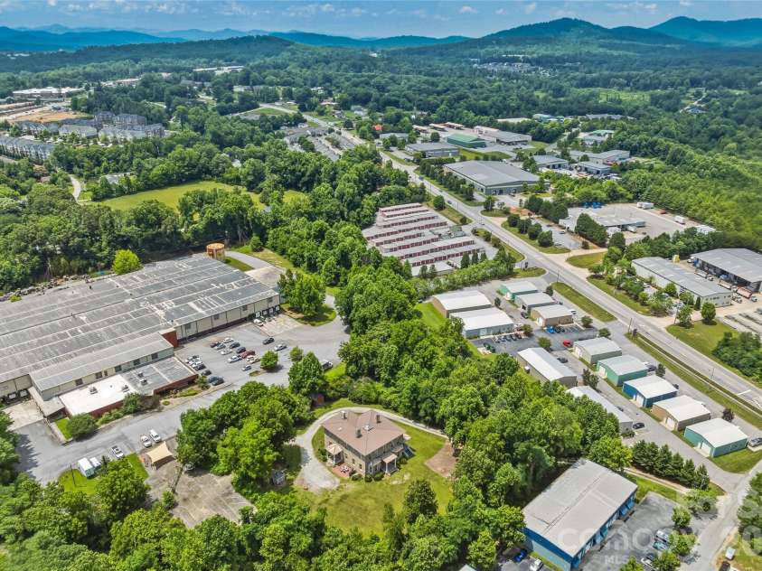 31 Meadows Blake House Lane, Fletcher, NC 28732.  MLS# CAR4402422, YatesRealty ID 37023. 
