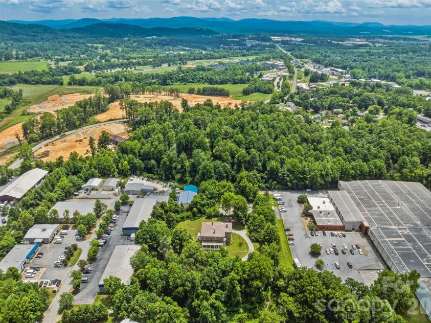 31 Meadows Blake House Lane, Fletcher, NC 28732.  MLS# CAR4402422, YatesRealty ID 37023. 
