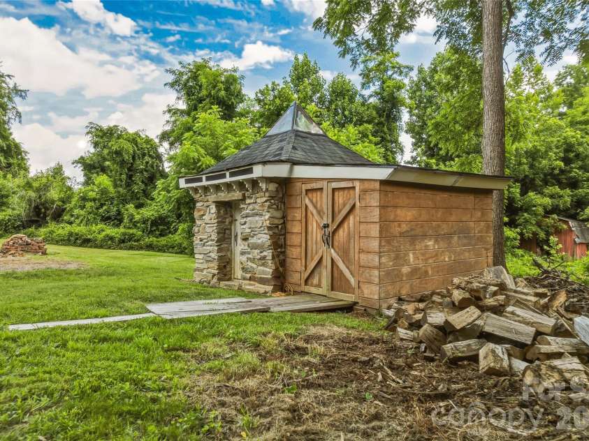 31 Meadows Blake House Lane, Fletcher, NC 28732.  MLS# CAR4402422, YatesRealty ID 37023. 