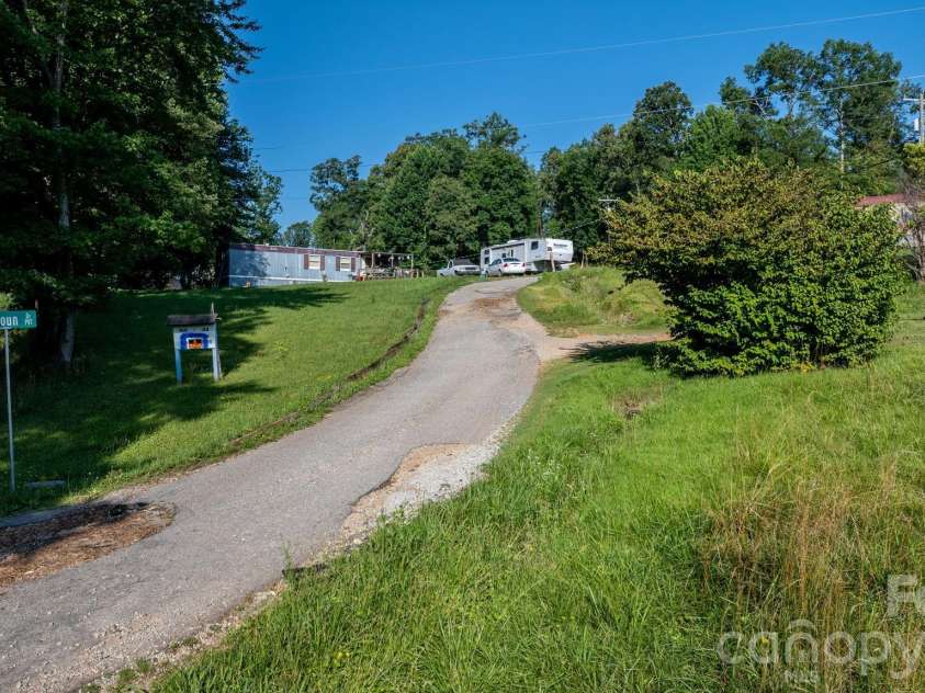 14 Calhoun Drive, Marion, NC 28752.  MLS# CAR4403910, YatesRealty ID 37024. 