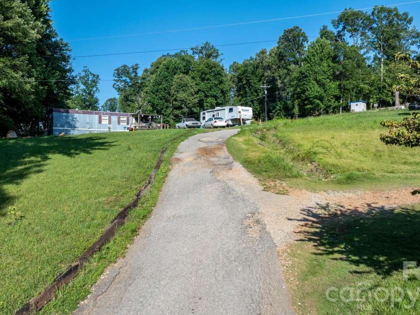 14 Calhoun Drive, Marion, NC 28752.  MLS# CAR4403910, YatesRealty ID 37024. 