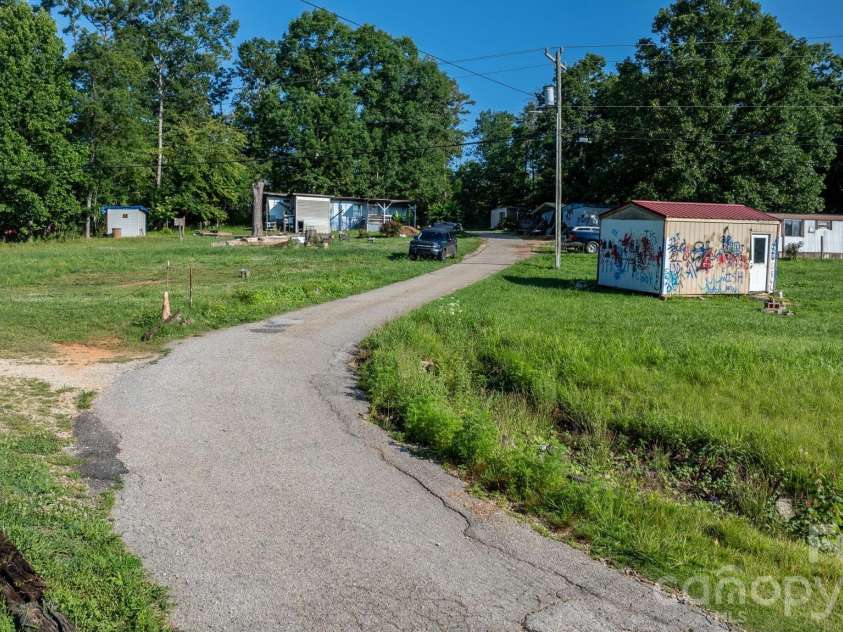 14 Calhoun Drive, Marion, NC 28752.  MLS# CAR4403910, YatesRealty ID 37024. 