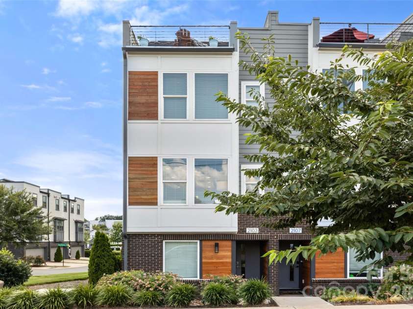 2103 Isom Street, Charlotte, NC 28208.  MLS# CAR4401792, YatesRealty ID 37025. 