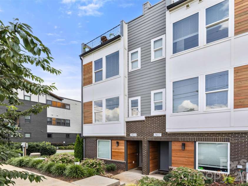 2103 Isom Street, Charlotte, NC 28208.  MLS# CAR4401792, YatesRealty ID 37025. 