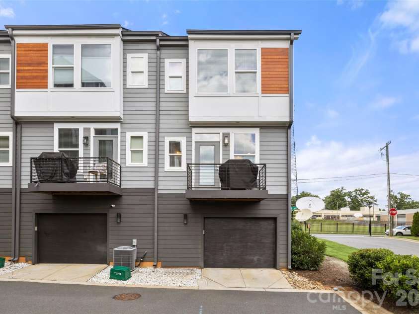 2103 Isom Street, Charlotte, NC 28208.  MLS# CAR4401792, YatesRealty ID 37025. 