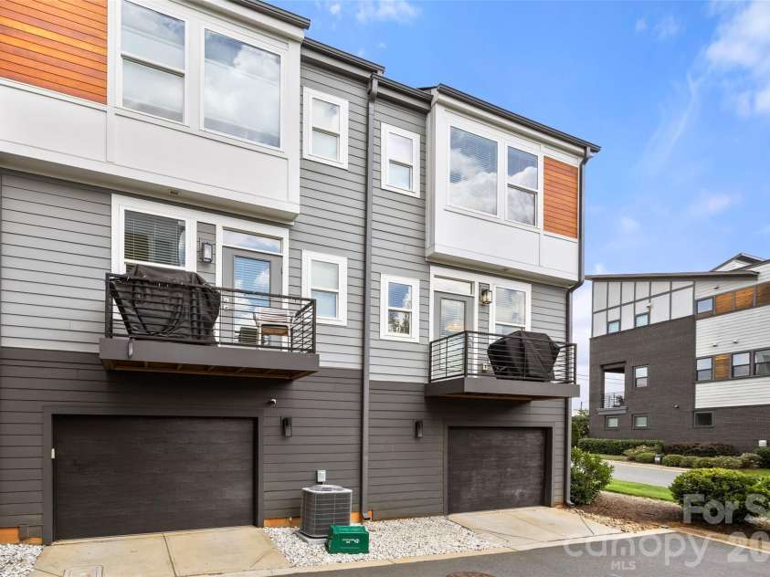 2103 Isom Street, Charlotte, NC 28208.  MLS# CAR4401792, YatesRealty ID 37025. 